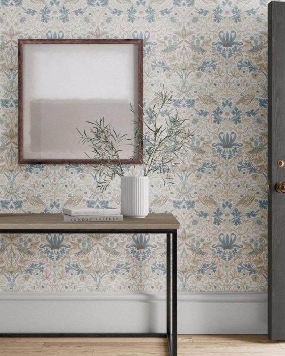 Simply Strawberry Thief Tapete von Morris & Co. – Ambiente