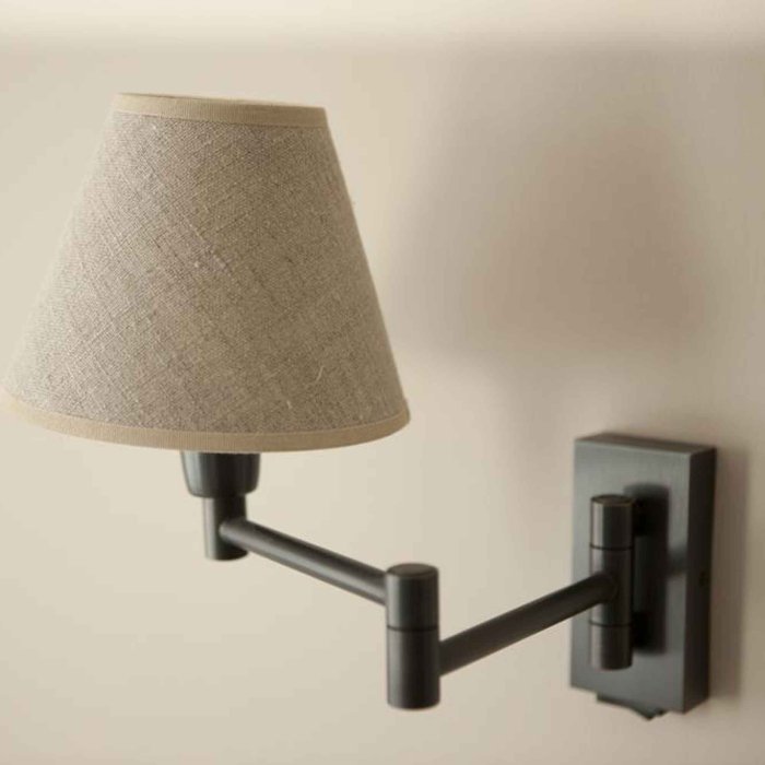 Wandlampe Milano in Antikbronze von Flamant, Detail Gelenkarm und Wandplatte